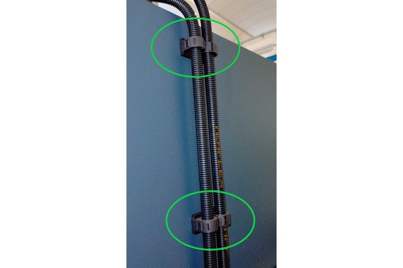Anchoring electrical cables